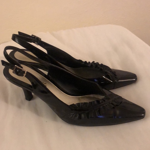 Casy Street black high heels, very nice look. Size 8.5 - Picture 3 of 5